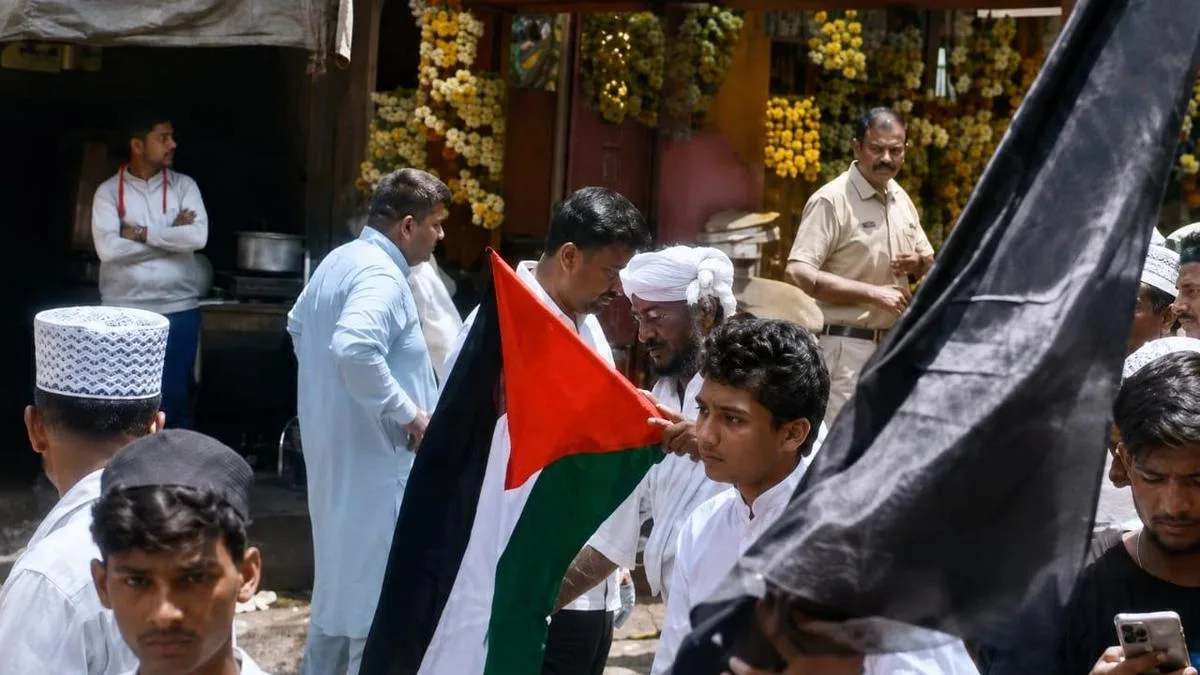 Police foil attempt to parade Palestinian flag in Ankola