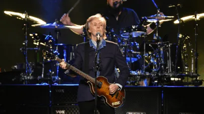 Paul McCartney critica filmes dos Beatles por ser representado como o mais baixo do grupo