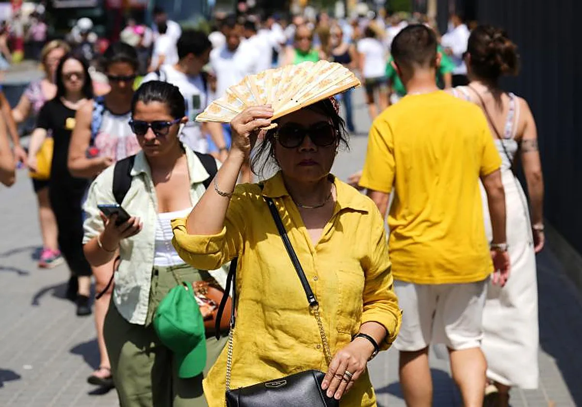 Ocho comunidades en alerta naranja por temperaturas de hasta 40 grados este martes
