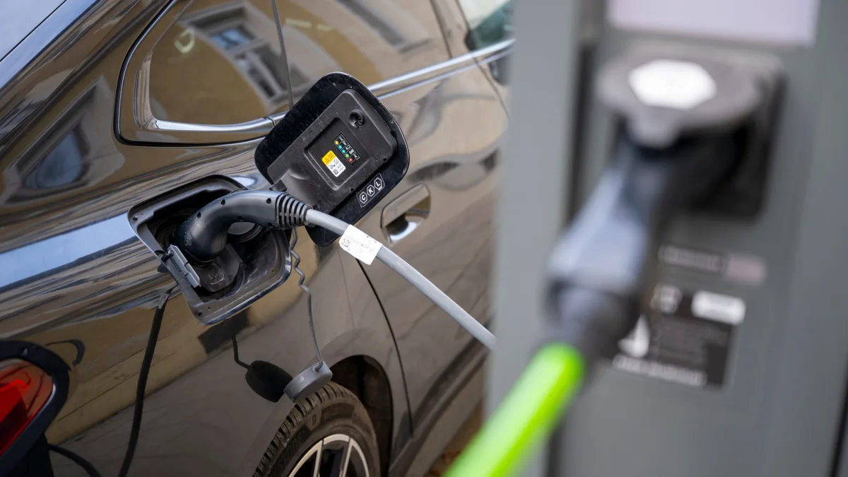 Neuzulassungen 2026: In manchen Regionen boomen Elektroautos ganz besonders