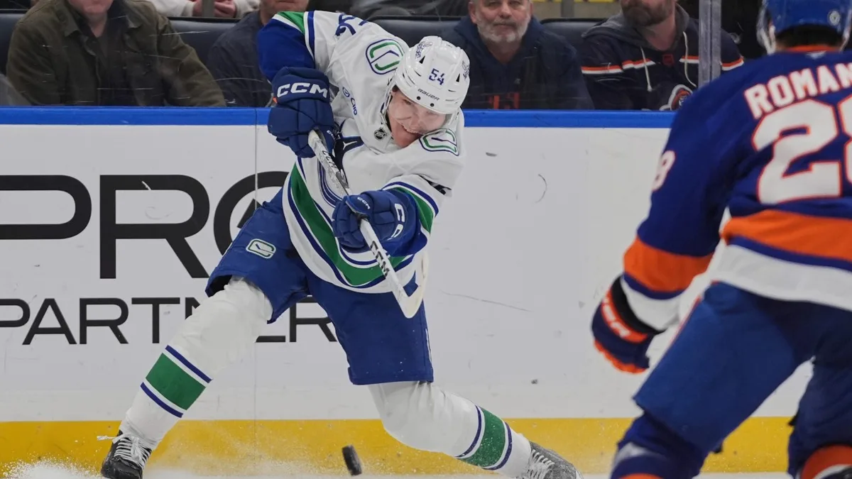 Maple Leafs acquire forward Aatu Raty in trade with Canucks