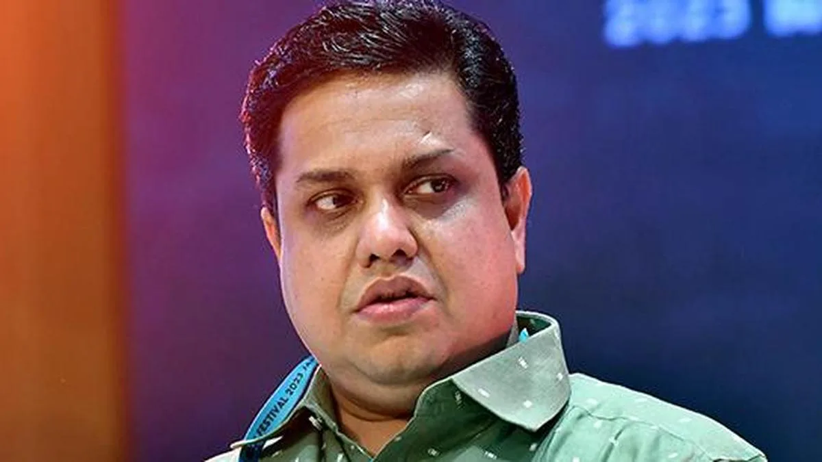 Former Keralam Speaker Shamseer hits back at Vellappally with social media post on Sree Narayana Guru