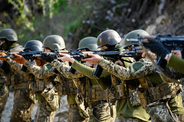 Ucrânia acusa Musk de limitar Starlink e prejudicar operações militares