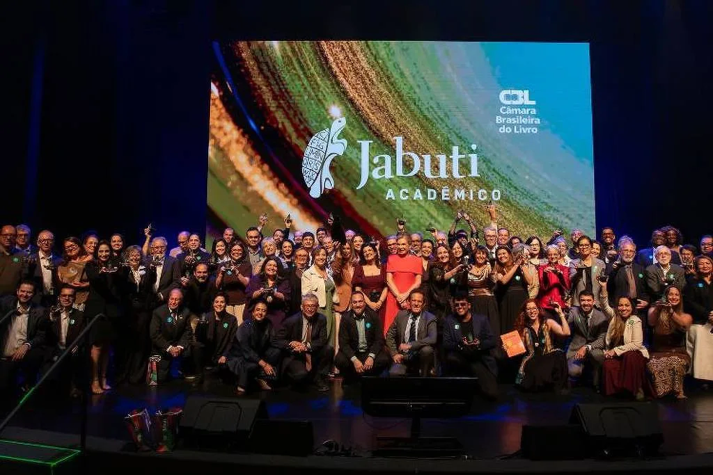 Jabuti Acadêmico anuncia vencedores da 3ª edição; confira os livros premiados