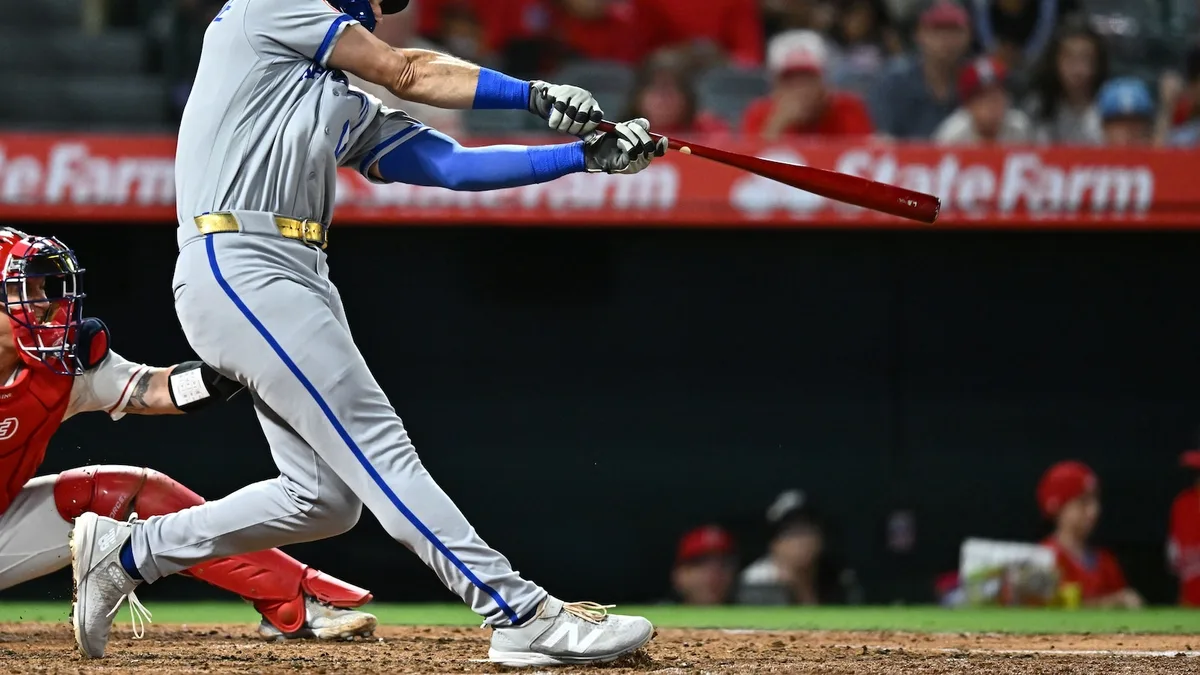 Royals beat the Angels 7-6 to snap 4-game losing streak
