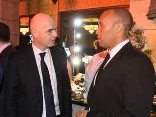 « Trop, c’est trop » : Mikaël Silvestre et d’autres ex-Bleus appellent à remplacer Gianni Infantino à la tête de la Fifa