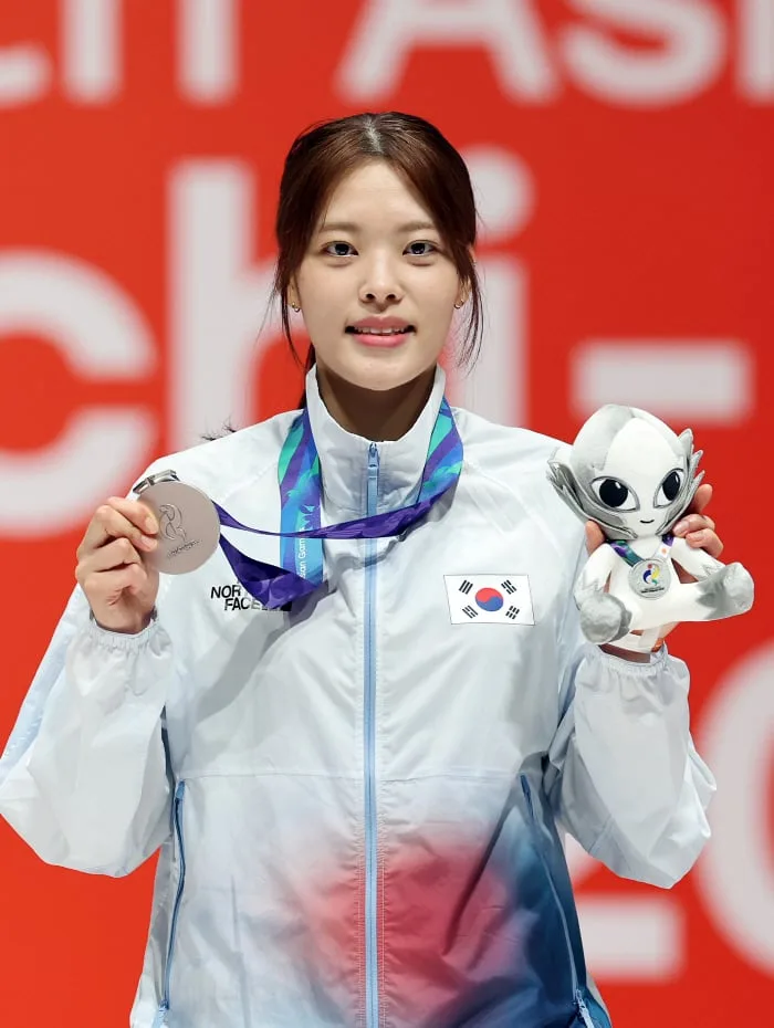 '깜짝 은메달' 박지희, 'MZ'에 'T'가 더해지니 '솔직+유쾌 그 자체'..."공부 못해서 펜싱 시작했어요"