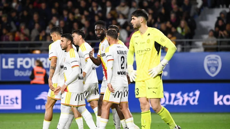 Troyes-Lens: menés par un grand Thauvin, les Lensois enchaînent et plongent les Troyens dans la crise