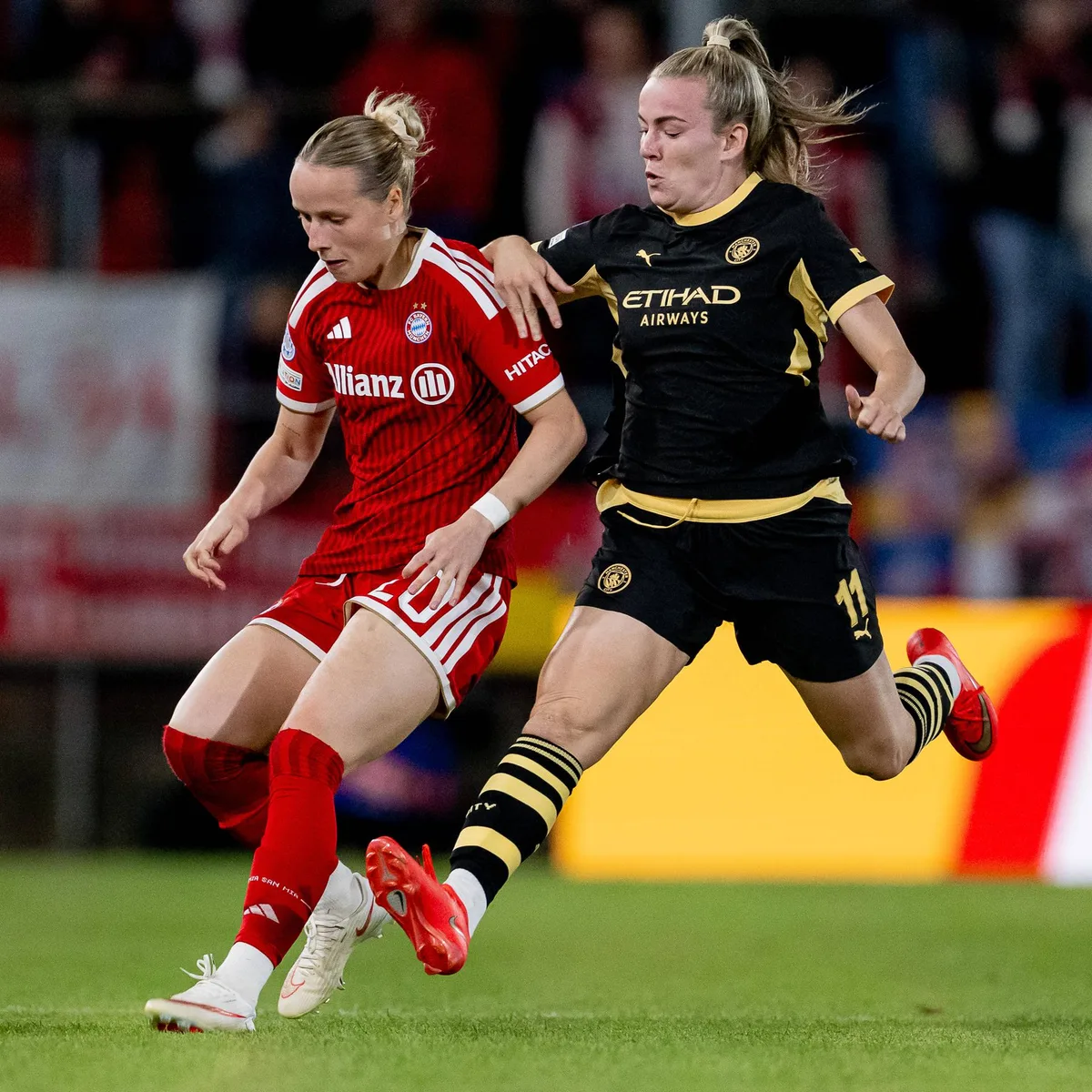 Champions-League - Fußballerinnen des FC Bayern spielen gegen Manchester City 2:2