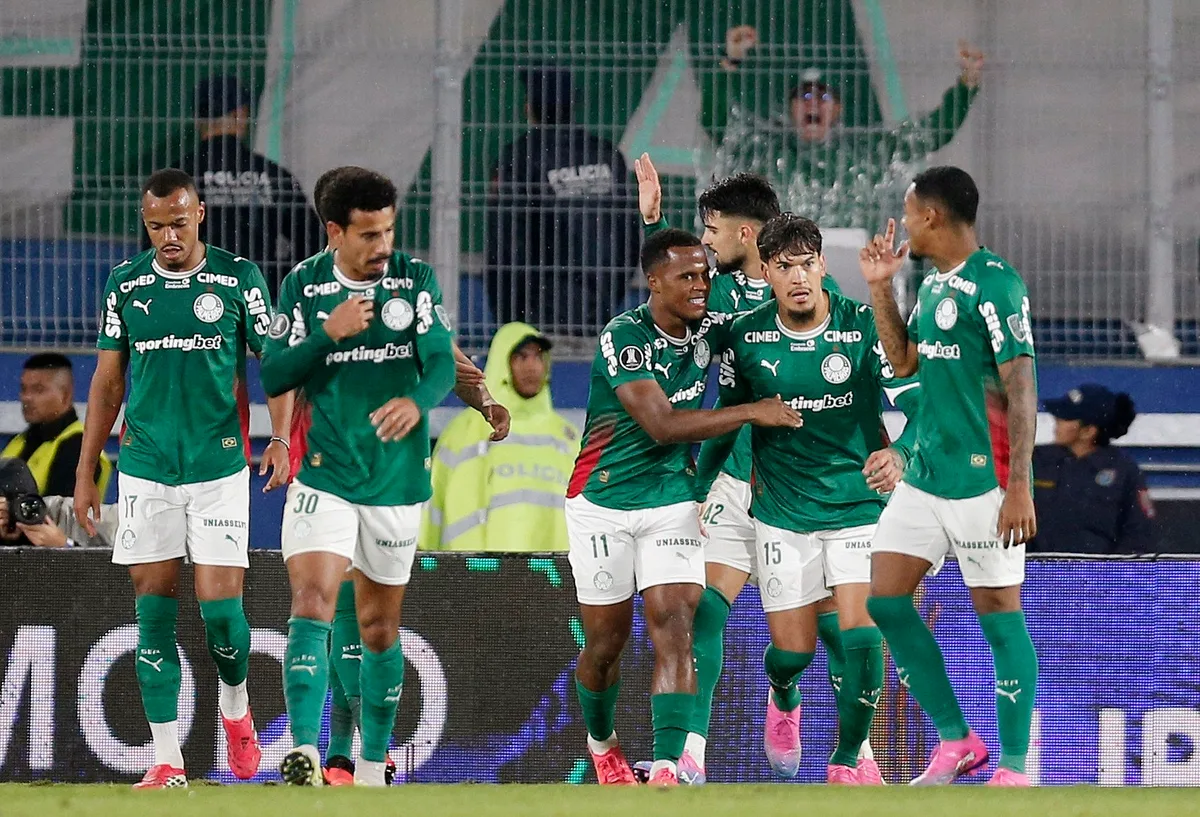 Trio do Palmeiras comemora classificação no Paraguai: "Não perdemos a confiança"