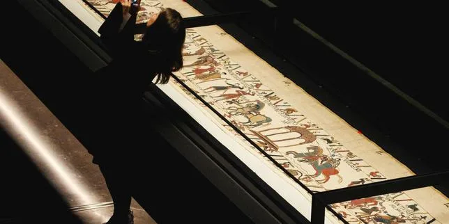 La tapisserie de Bayeux sera exposée sur une table inclinée à son retour de Londres