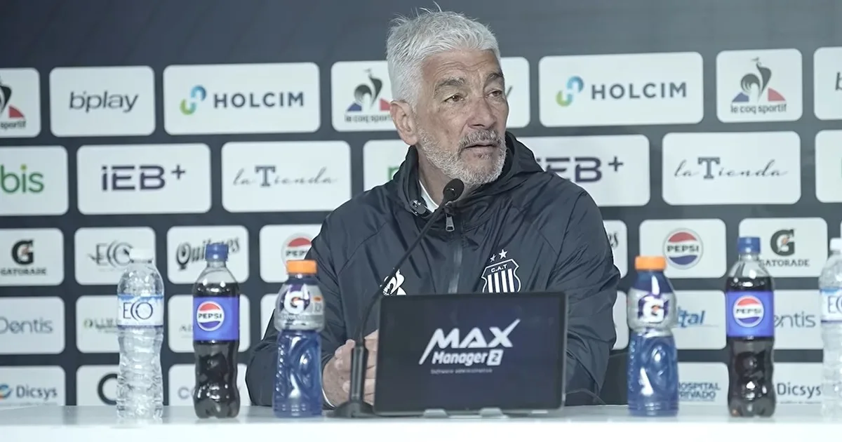 De Felippe, caliente tras la derrota con Boca: "¿A quién querés que ponga, a mi vieja?