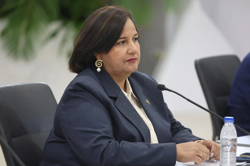 Dinorah Figuera responde a carta de familiares de presos políticos