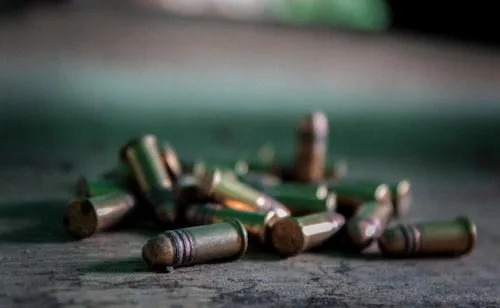 Enfrentamiento deja dos civiles armados y un policía estatal muertos en Coahuila; aseguran vehículo, armas y ponchallantas