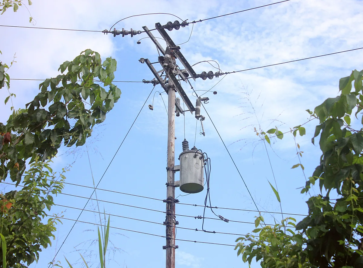 Explosión de transformador dejó sin electricidad a 25 de Marzo