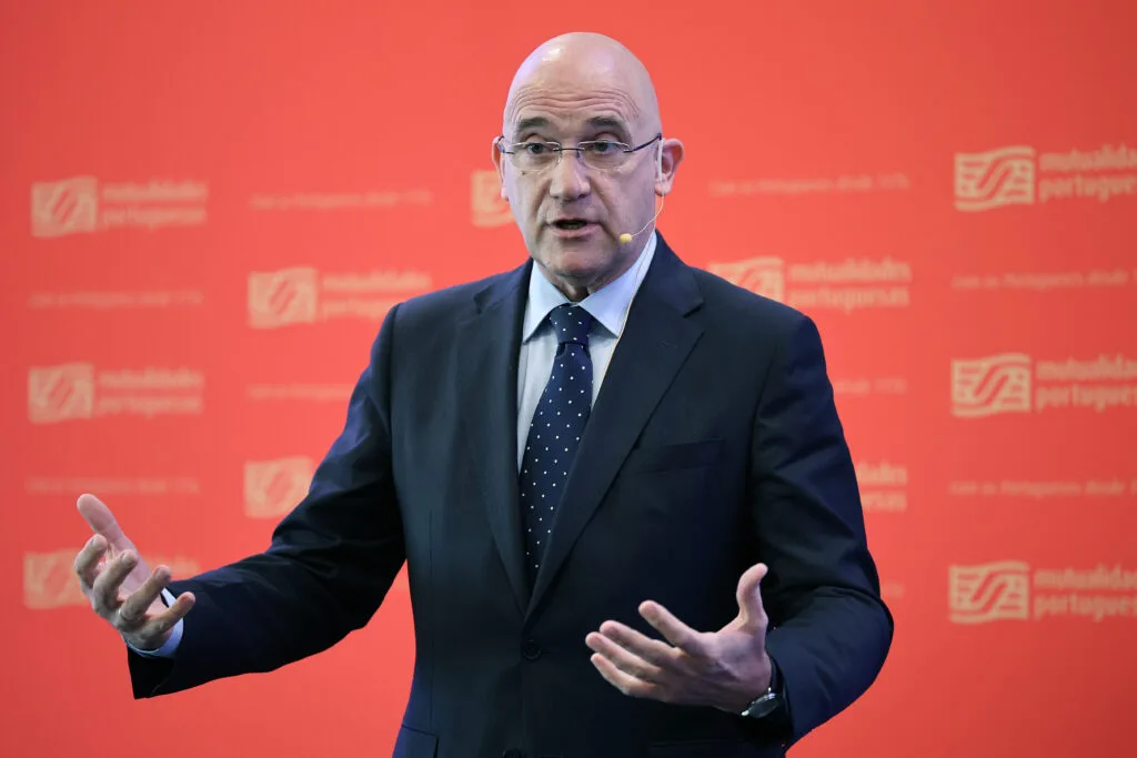 Passos só admite regresso à vida política se PSD “não for bem-sucedido”