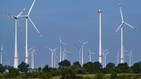 Germany pledges to phase out fossil fuels