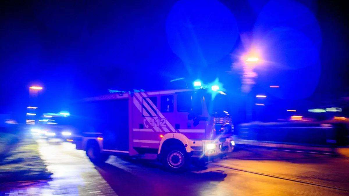 Brände: Nächtlicher Kellerbrand zwingt 36 Bewohner aus dem Haus