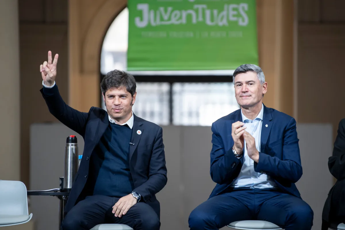 Otra señal de Kicillof a las provincias: compartió un acto con el intendente de Córdoba, que críticó a Milei