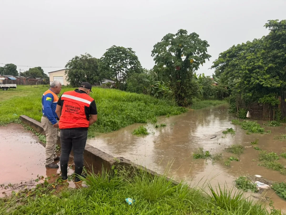 Chuva de 25 milímetros causa pontos de alagamento e transtornos em unidades de saúde de Rio Branco