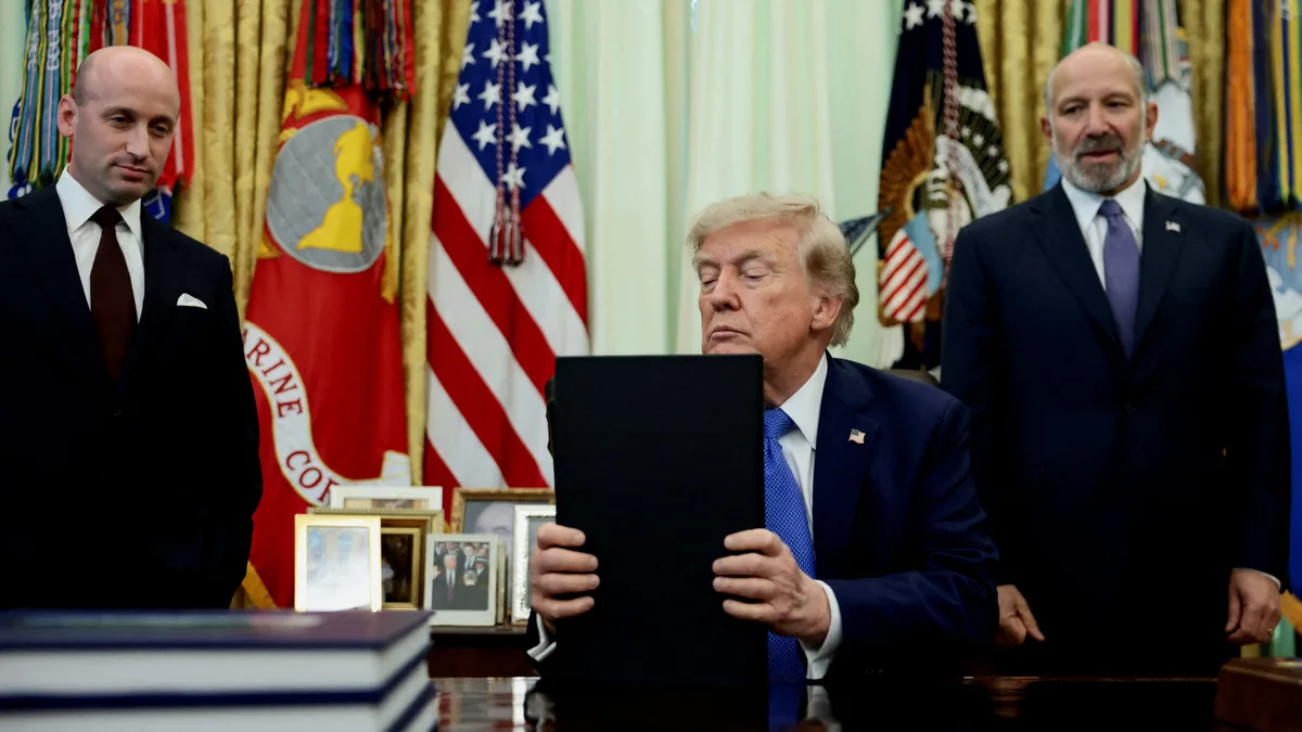 Una jueza bloquea el segundo intento de Trump de restringir la ciudadanía por derecho de nacimiento
