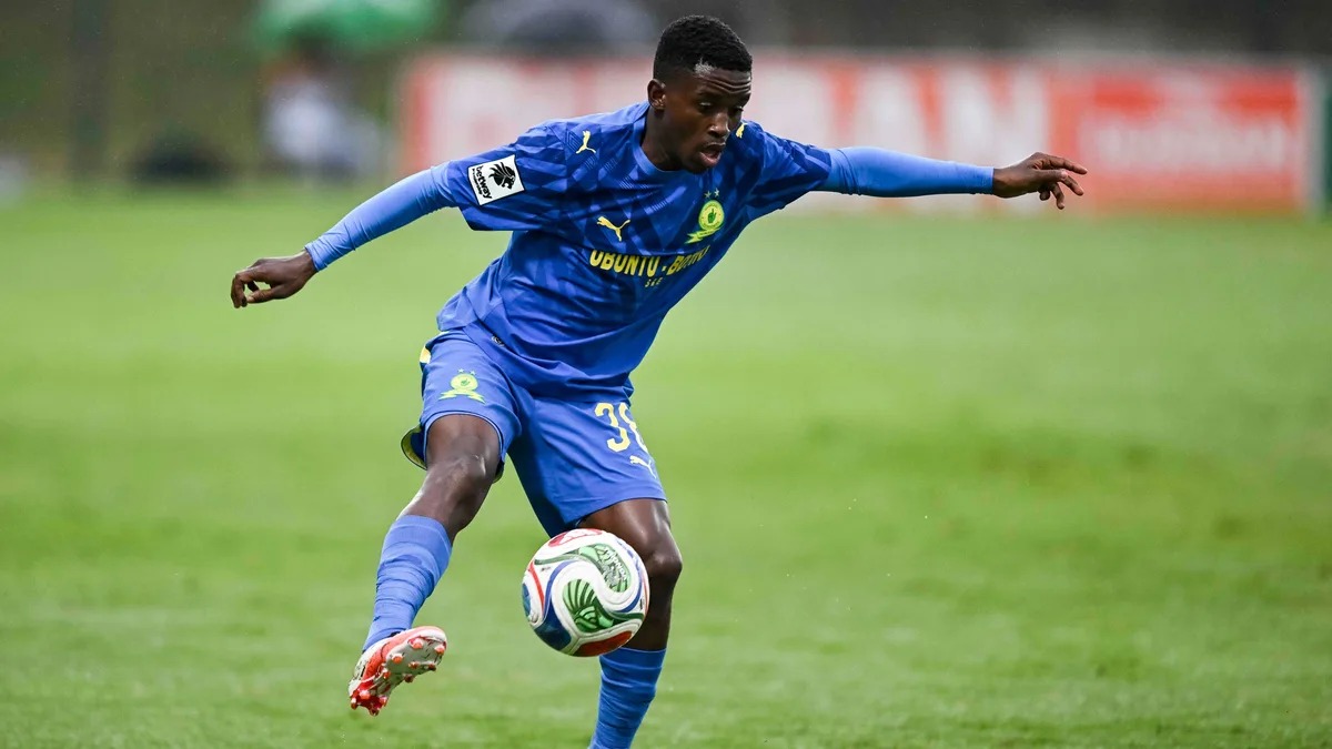 Sundowns leave it late to sink Arrows and move to top of table