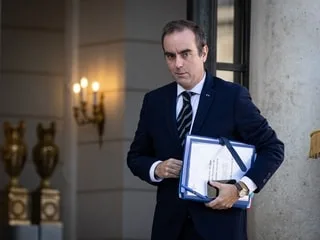 D’AA — à A + : l’agence Scope Ratings dégrade la note de la France