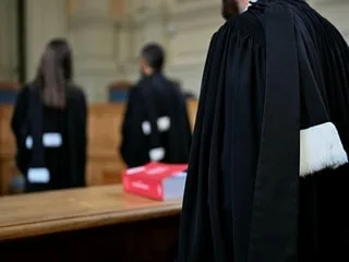 Après avoir causé un grave accident de la route en état d’ivresse, il devient chauffeur VTC