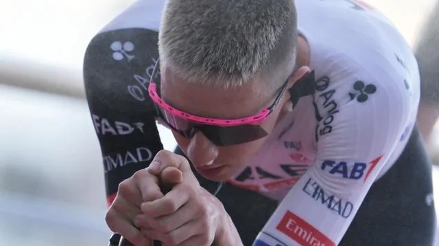 Radsport: Heftiger Sturz: Radstar Pogacar muss die Vuelta aufgeben