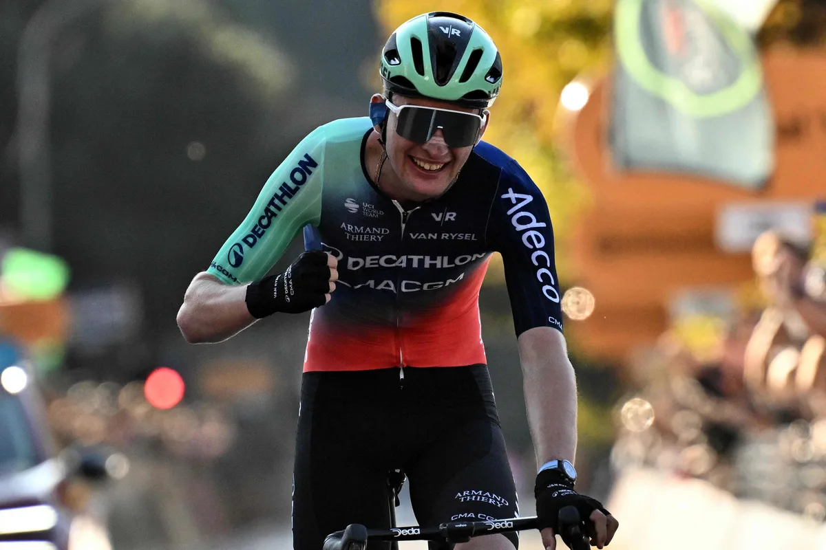 Seixas (20 años) se adjudica el Giro de Lombardía y establece un récord de precocidad en el último 'Monumento' de la temporada