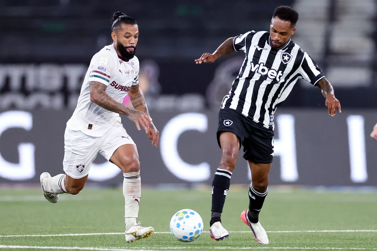 Danilo Pereira supera sacrifício após pontos no pé e deve ter primeira grande chance no Botafogo