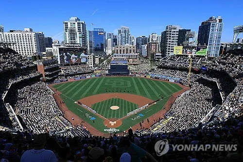 MLB 샌디에이고 마이너리그 코치, 불법체류로 구금됐다가 풀려나
