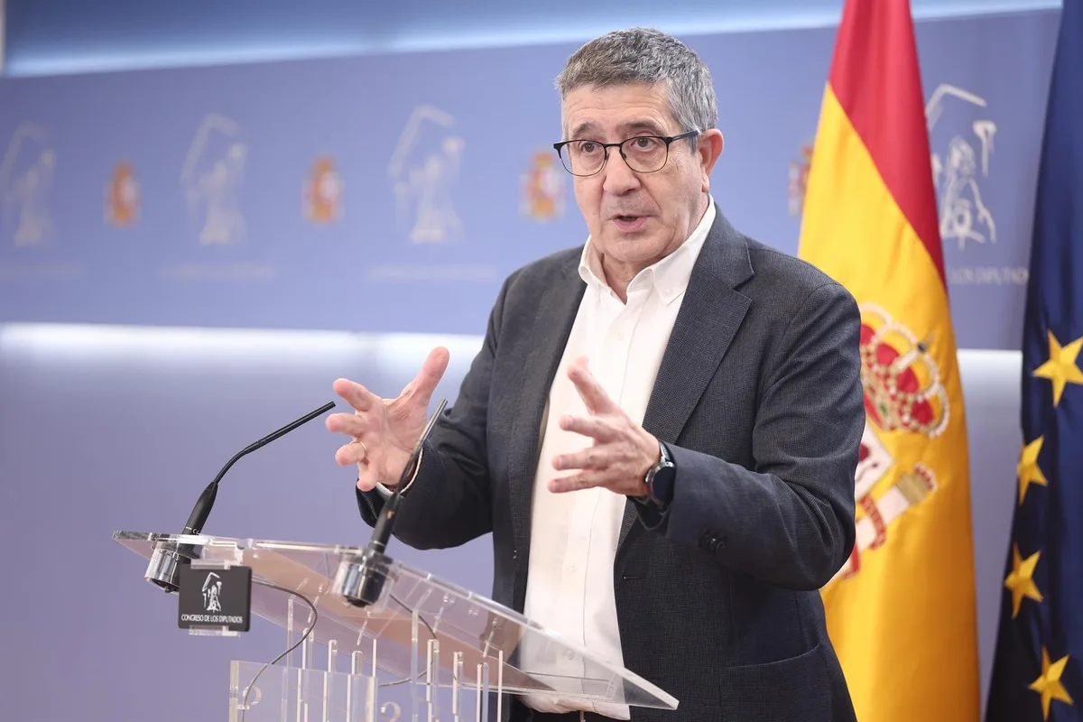 Patxi López admite que Ceuta "está lejos de la normalidad" pero defiende que el Gobierno "reaccionó"