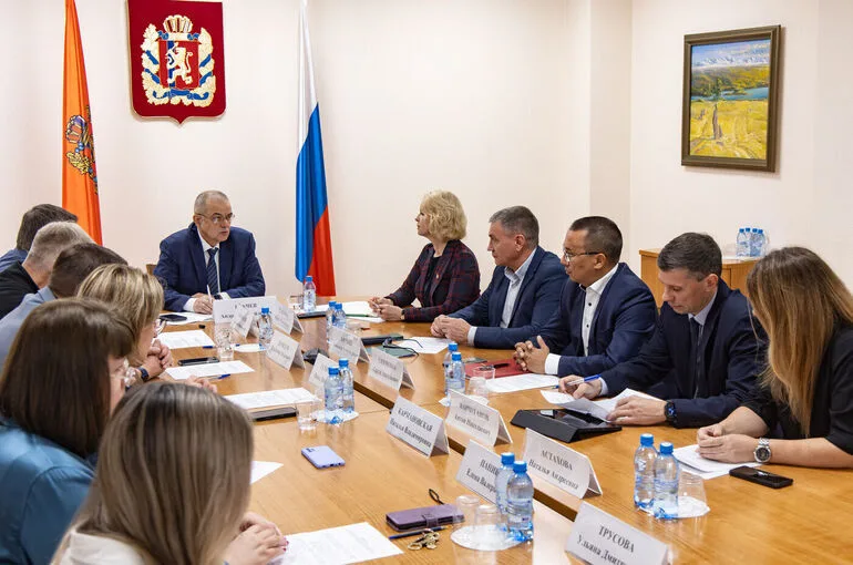 Депутаты Заксобрания Красноярского края и Госдумы обсудили, как улучшить жизнь северян