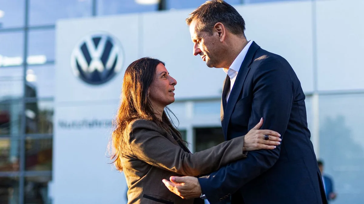 Autobauer VW in der Krise: VW-Betriebsrat lehnt Kündigungen und Werksschließungen ab