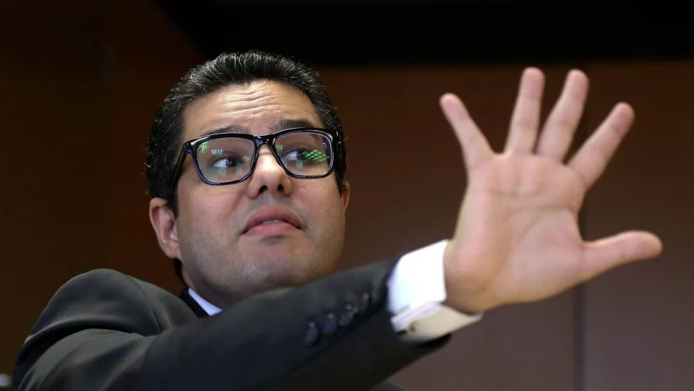 Garotinho agora tem candidatura questionada na Justiça por seu ex-advogado