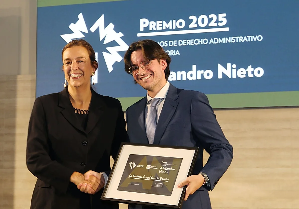 Armisén reivindica el pensamiento de Alejandro Nieto como una forma de acercar el derecho a los ciudadanos