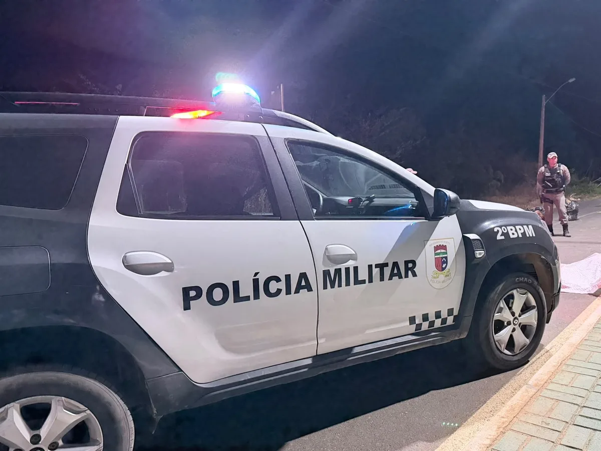 Jovem de 22 anos morre após bater moto em canteiro central no interior do RN