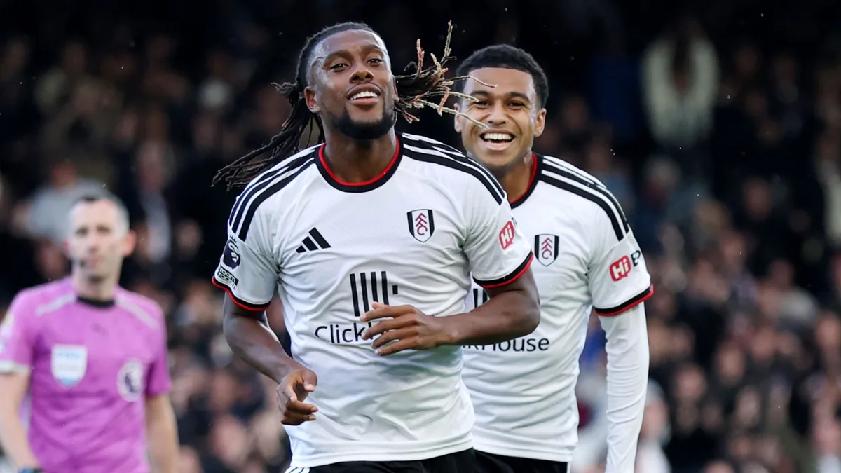 Fulham beat Hull to earn under-pressure Arbeloa a first PL win