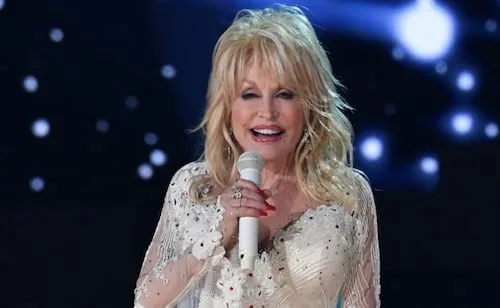 Dolly Parton revela que enfrenta problemas de salud tras cuidar a su esposo: "Todavía me estoy recuperando"