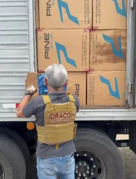 Caminhão com carga de cigarros contrabandeados é encontrado abandonado em Ingá, na PB