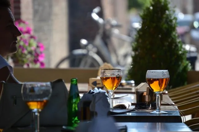 Quand on prévient que “l’alcool nuit à la santé”, le lobby belge de la bière sort les griffes