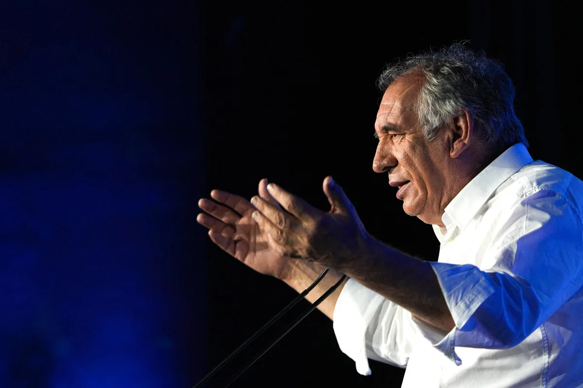 François Bayrou veut une primaire du bloc central, un départ de Bardella fait fantasmer chez LR… Retrouvez les indiscrétions du « Nouvel Obs »