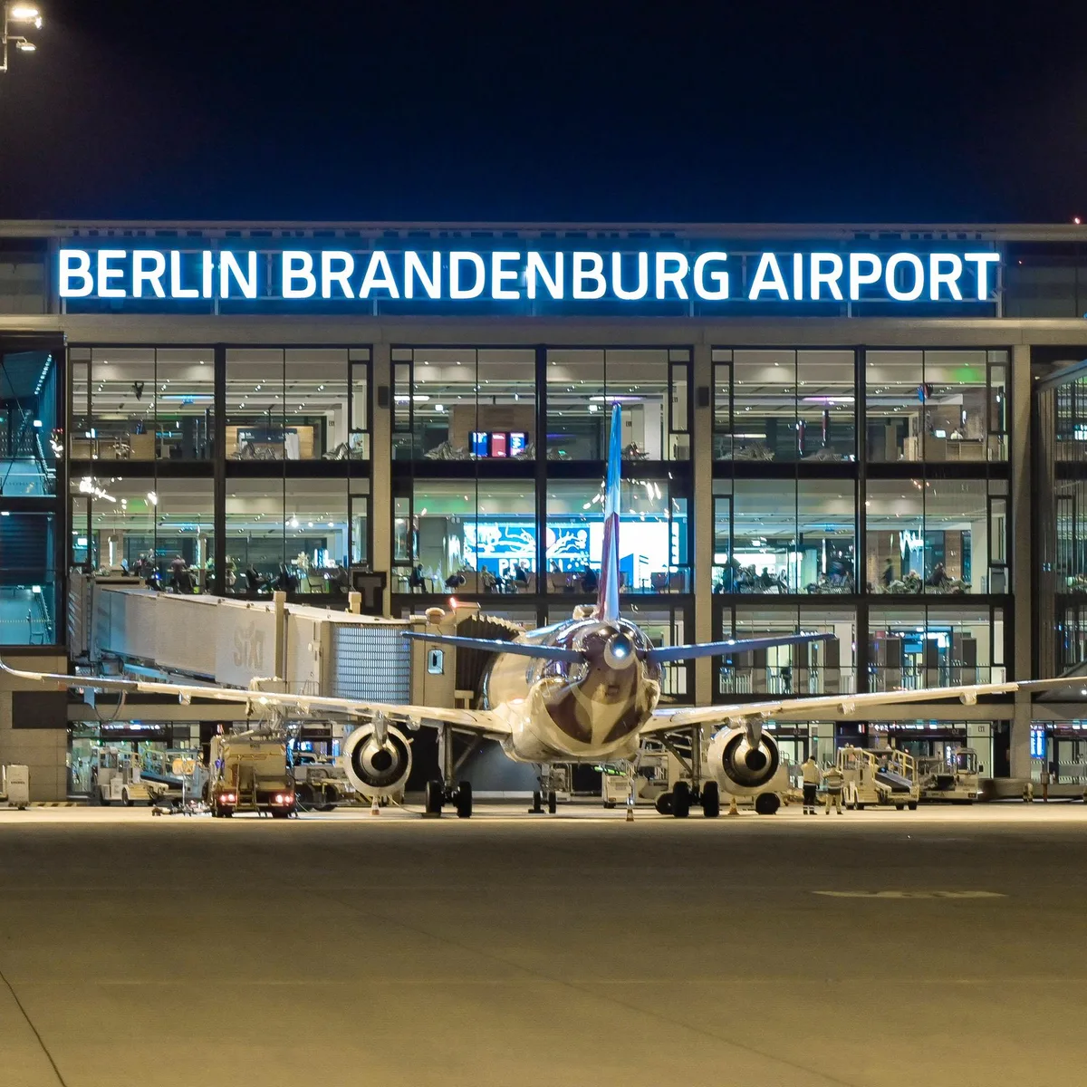 Sicherheit - Hauptstadtflughafen BER vorübergehend wegen Drohne lahmgelegt