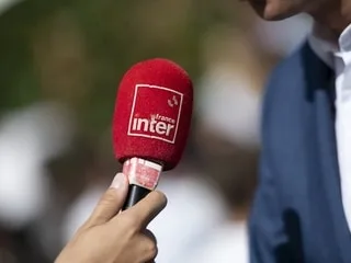 La question du jour. Grève à Radio France : la direction doit-elle écarter le responsable de Valeurs actuelles ?
