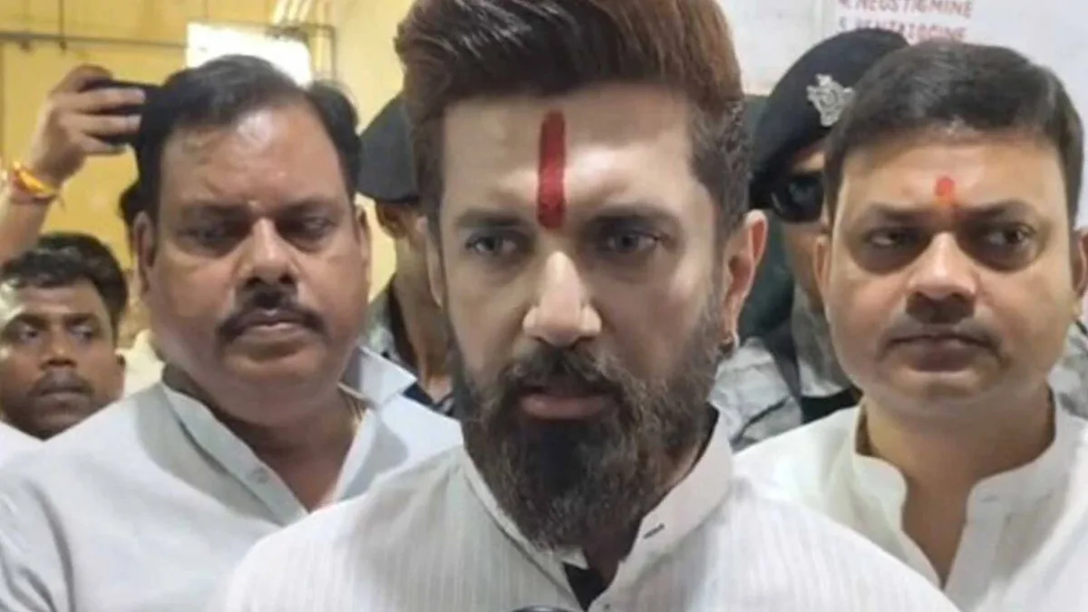 'Unacceptable': Paswan defends 'Leave India' notice to Imran Khan over Mumbai stir