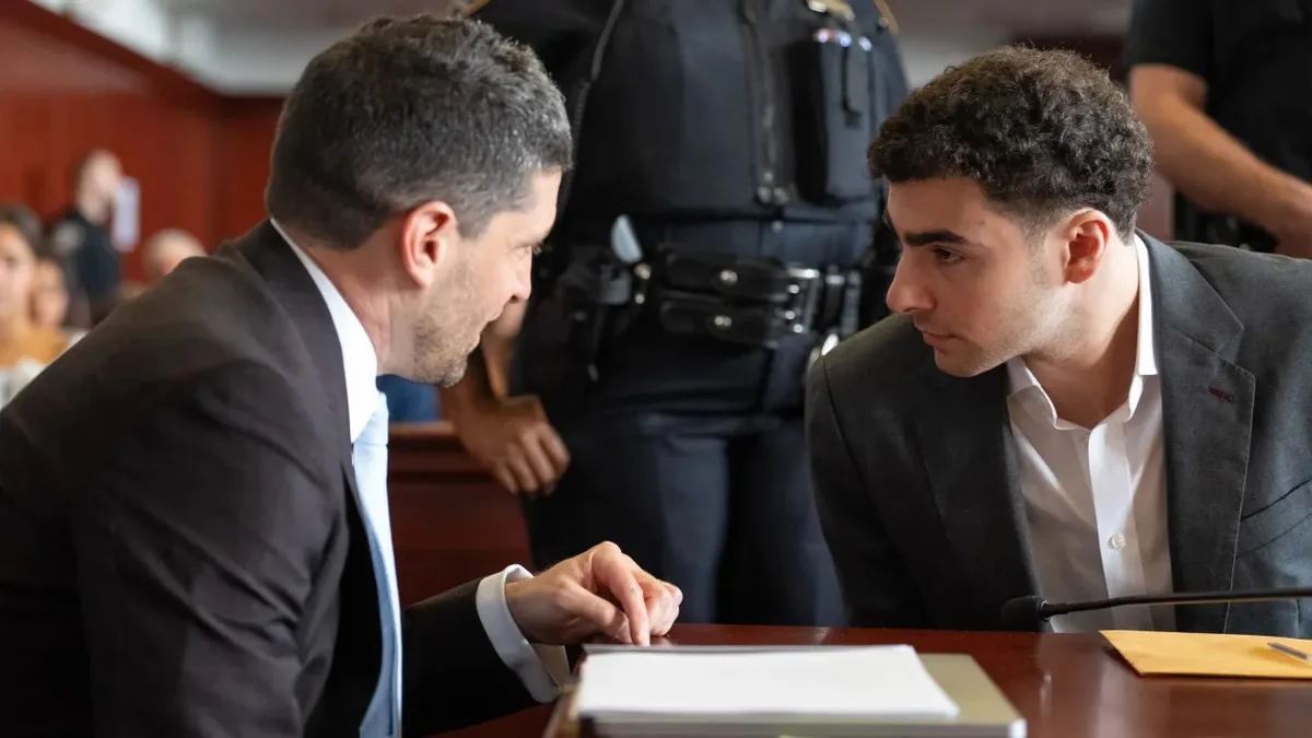 Fiscalía de Nueva York insiste en juzgar a Luigi Mangione pese a solicitudes de la defensa