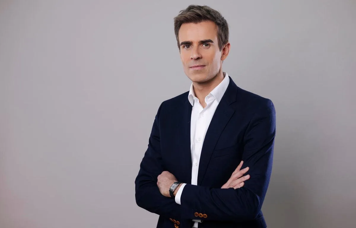 France 2 : Jean-Baptiste Marteau remplace Léa Salamé au « 20 Heures » pendant la campagne présidentielle