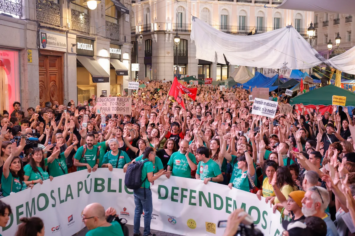 Las dudas sobre la huelga educativa en Madrid: ¿Van a perder clase los alumnos? ¿Sigue habiendo extraescolares y comedor? ¿Hasta cuándo durará?