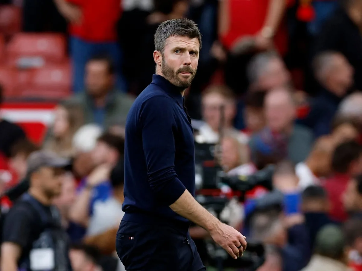Spotlight on under-fire Carrick as United aim to stem losses at Fulham